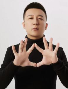 李超龙的照片