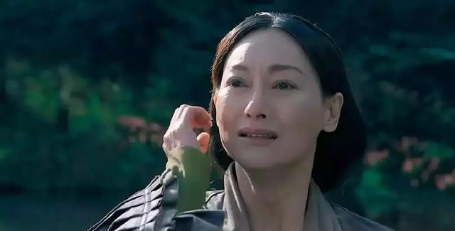 3岁乞讨,14岁做舞女,4度封后,她的人生就是传奇