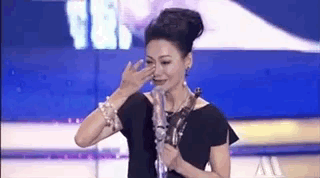 3岁乞讨,14岁做舞女,4度封后,她的人生就是传奇