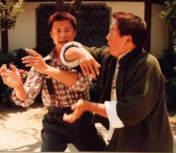 70年来,武侠片里黄飞鸿被拍了无数版,可成为经典的也只有2版!