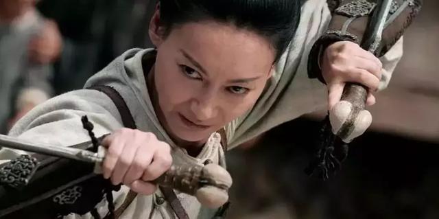 3岁乞讨,14岁做舞女,4度封后,她的人生就是传奇