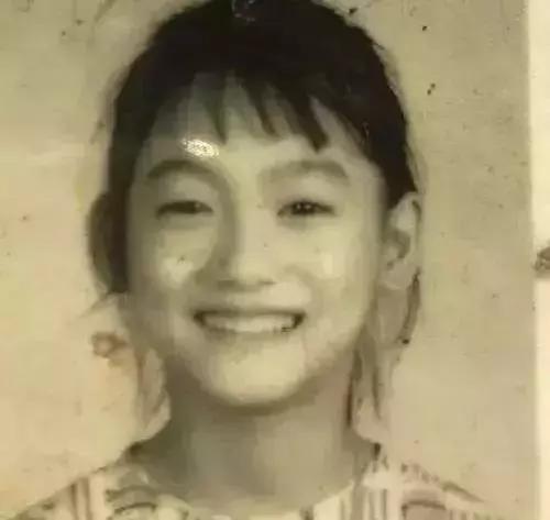 3岁乞讨,14岁做舞女,4度封后,她的人生就是传奇