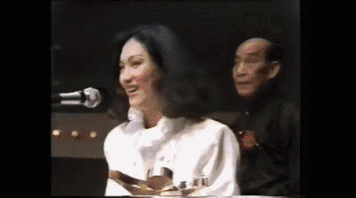 3岁乞讨,14岁做舞女,4度封后,她的人生就是传奇